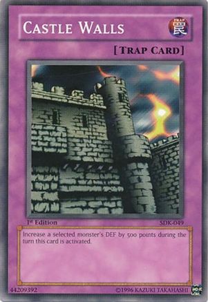 Castle Walls (SDK-049) - Starter Deck: Kaiba 1st Edition